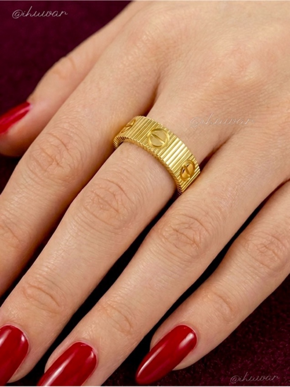 18K Gold plated LOVE Ring ScrewMotifs Ribbed Band Size 6.5 - Picture 5 of 7
